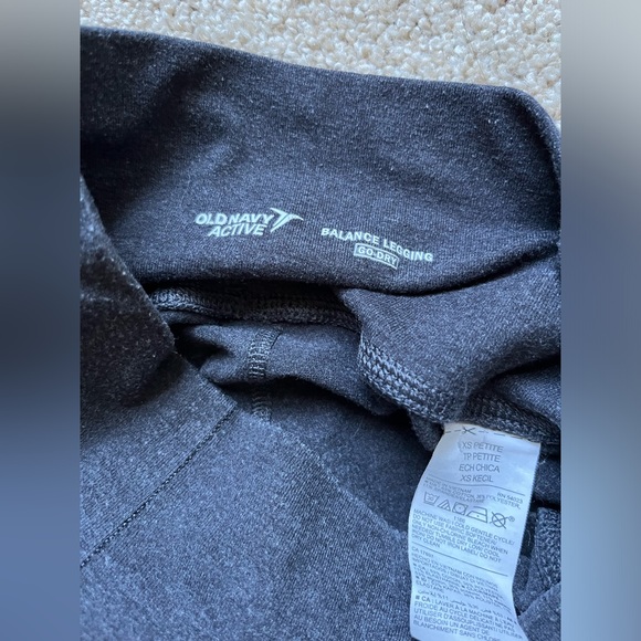 Two pairs old navy leggings with pockets size xsp - Picture 3 of 5